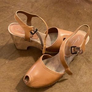 Kenneth Cole Platform Clog